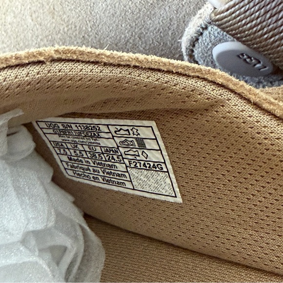 UGG Goldenstar 7.5 Sand - Picture 9 of 12